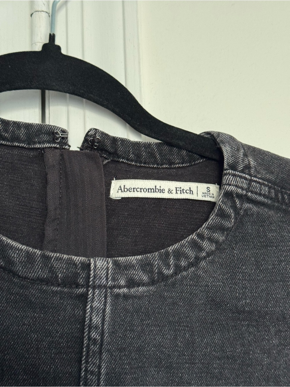 Abercrombie & Fitch Black Washed Sleeveless Tank Top - Picture 4 of 4
